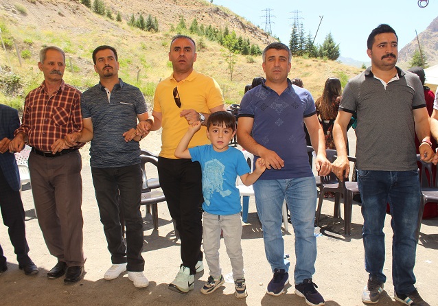 Demir ailesinin mutlu günü! 86