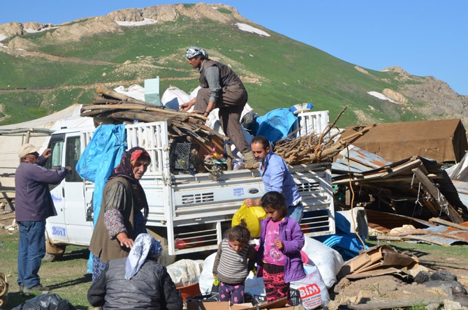 Hakkari'de zorlu yayla yolculuğu 10