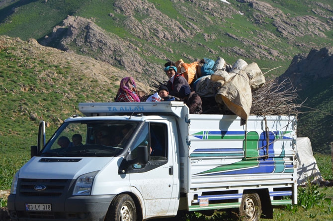 Hakkari'de zorlu yayla yolculuğu 11