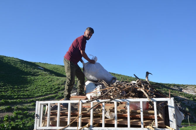 Hakkari'de zorlu yayla yolculuğu 16