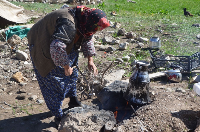 Hakkari'de zorlu yayla yolculuğu 24