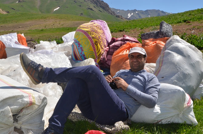 Hakkari'de zorlu yayla yolculuğu 9