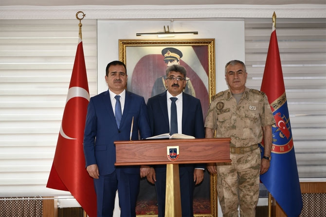 Van Valisi Bilmez'den Vali Akbıyık'a ziyaret! 11