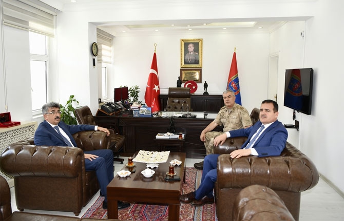 Van Valisi Bilmez'den Vali Akbıyık'a ziyaret! 13