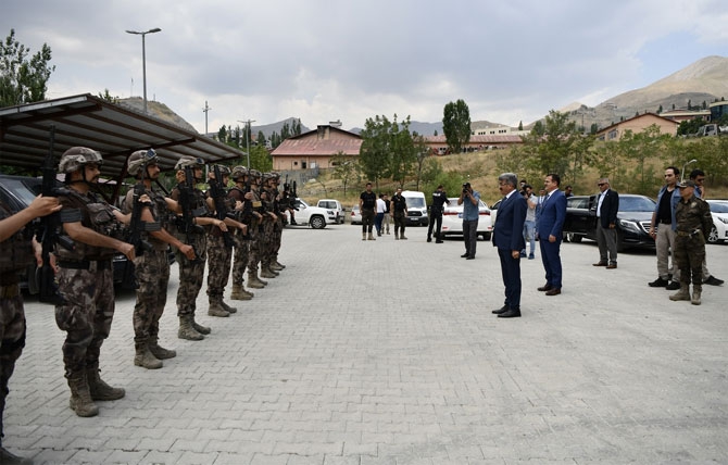 Van Valisi Bilmez'den Vali Akbıyık'a ziyaret! 14