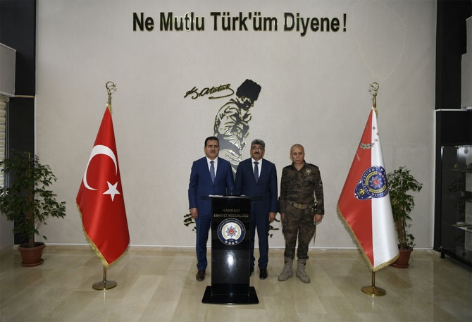 Van Valisi Bilmez'den Vali Akbıyık'a ziyaret! 15