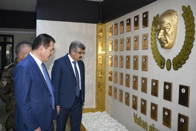 Van Valisi Bilmez'den Vali Akbıyık'a ziyaret! 16