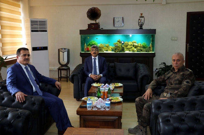 Van Valisi Bilmez'den Vali Akbıyık'a ziyaret! 17