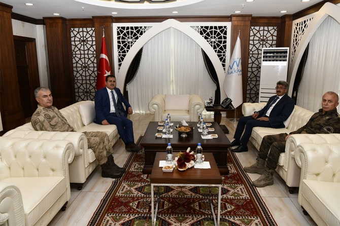 Van Valisi Bilmez'den Vali Akbıyık'a ziyaret! 6