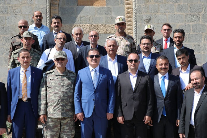 Urumiye Valisi Hakkari'de konsere katıldı 10