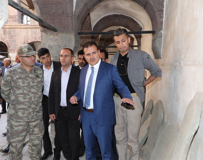 Urumiye Valisi Hakkari'de konsere katıldı 11