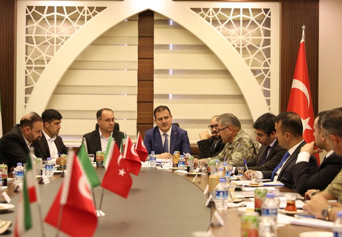 Urumiye Valisi Hakkari'de konsere katıldı 16