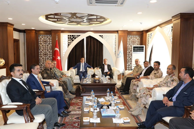 Urumiye Valisi Hakkari'de konsere katıldı 17