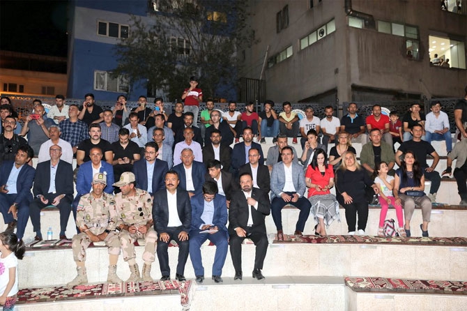 Urumiye Valisi Hakkari'de konsere katıldı 4