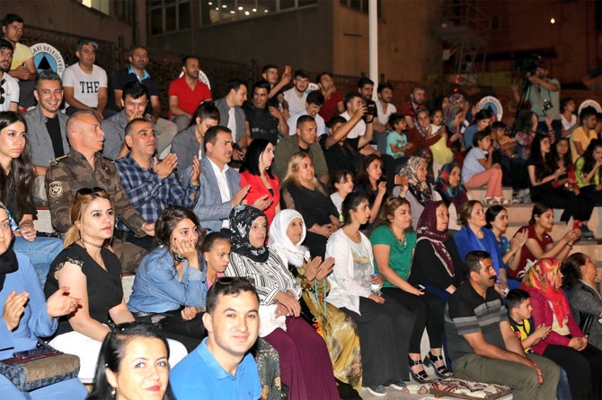 Urumiye Valisi Hakkari'de konsere katıldı 5