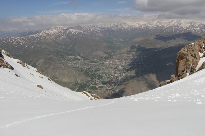 Hakkari Sümbül dağına böyle çıktılar 19