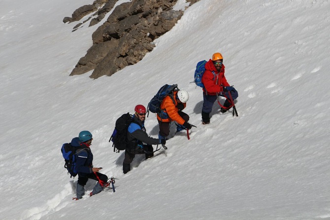 Hakkari Sümbül dağına böyle çıktılar 3