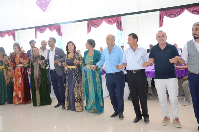 Özdinç ailesinin mutlu günü! 26