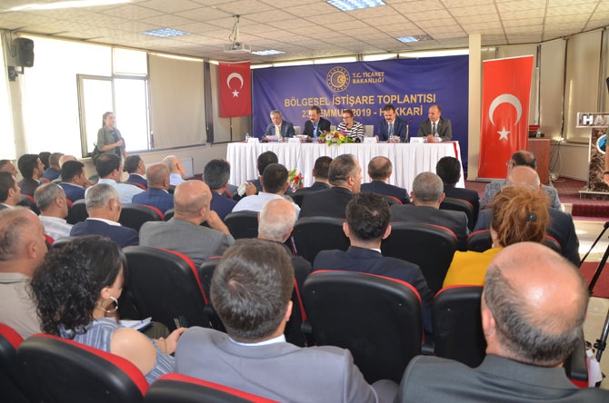 Ticaret Bakanı Pekcan Hakkari'de 1