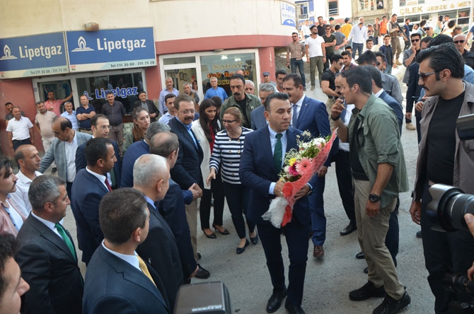 Ticaret Bakanı Pekcan Hakkari'de 2