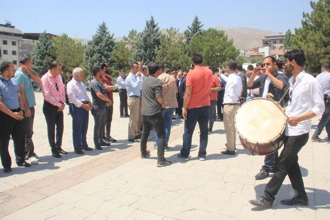 Vali Epcim davul zurnalarla uğurlandı 20