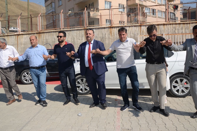 CHP'li Koparan'ın mutlu günü 12