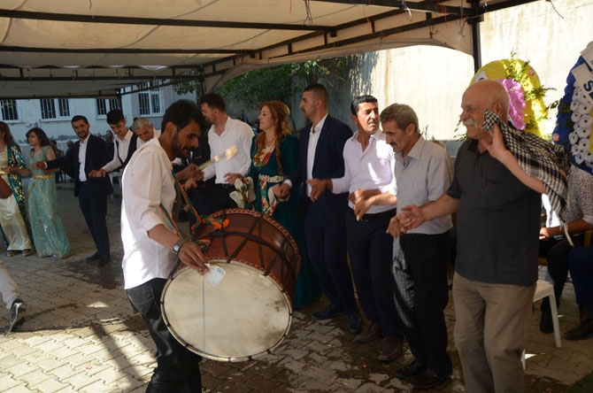 CHP'li Koparan'ın mutlu günü 66