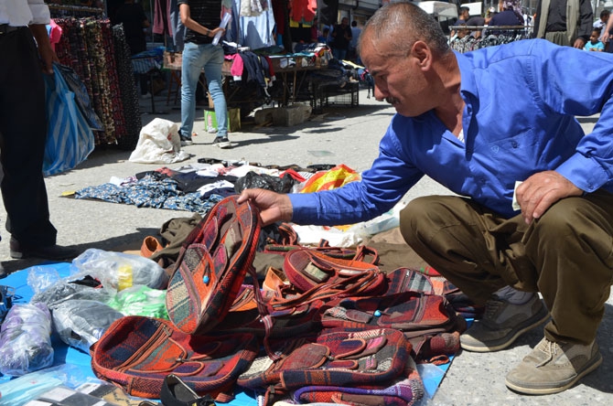 Hakkari’de bayram pazarı kuruldu! 13