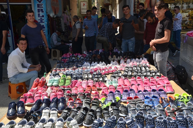 Hakkari’de bayram pazarı kuruldu! 15