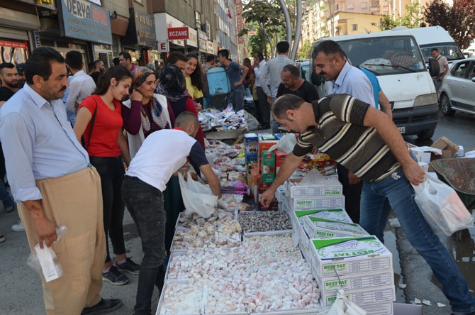 Hakkari’de bayram pazarı kuruldu! 18