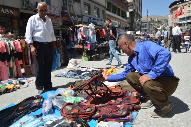 Hakkari’de bayram pazarı kuruldu! 2