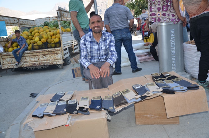 Hakkari’de bayram pazarı kuruldu! 7