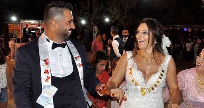 ABD'den Çukurca'ya gelin geldi 1