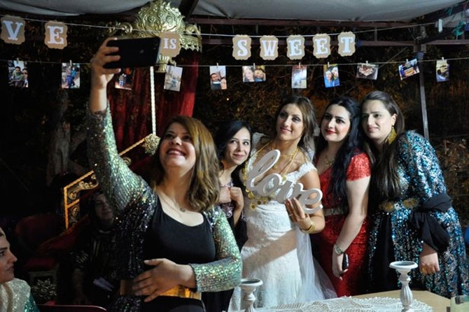 ABD'den Çukurca'ya gelin geldi 10