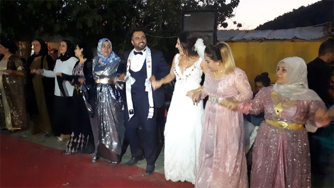 ABD'den Çukurca'ya gelin geldi 14