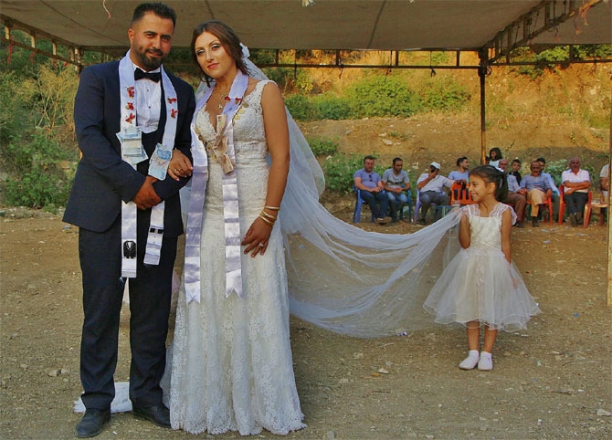 ABD'den Çukurca'ya gelin geldi 23