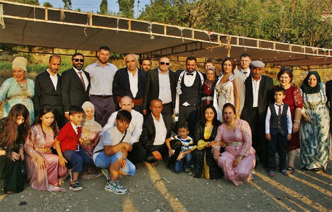 ABD'den Çukurca'ya gelin geldi 28