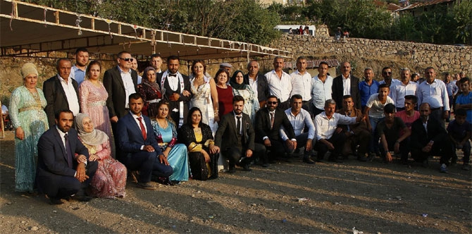 ABD'den Çukurca'ya gelin geldi 34