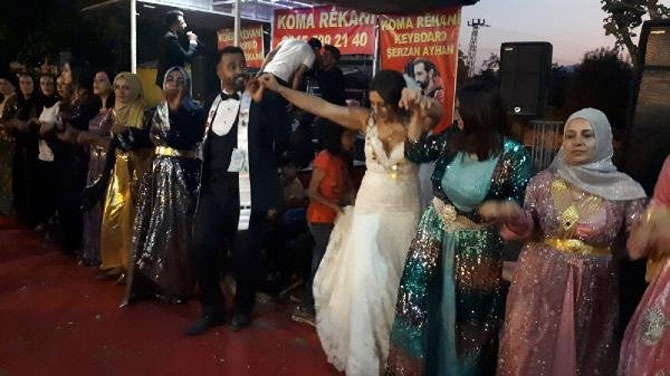 ABD'den Çukurca'ya gelin geldi 8