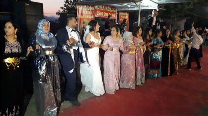 ABD'den Çukurca'ya gelin geldi 9