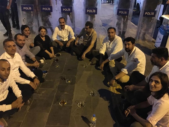 3 kentte kayyum protestoları 15