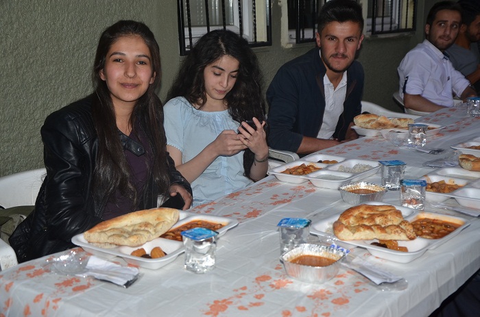 Hakkari'de Öğretmen ve Öğrenciler İftar Yemeğinde buluştu 3