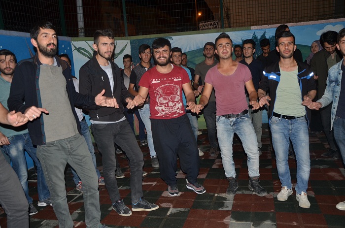 Hakkari'de Öğretmen ve Öğrenciler İftar Yemeğinde buluştu 9