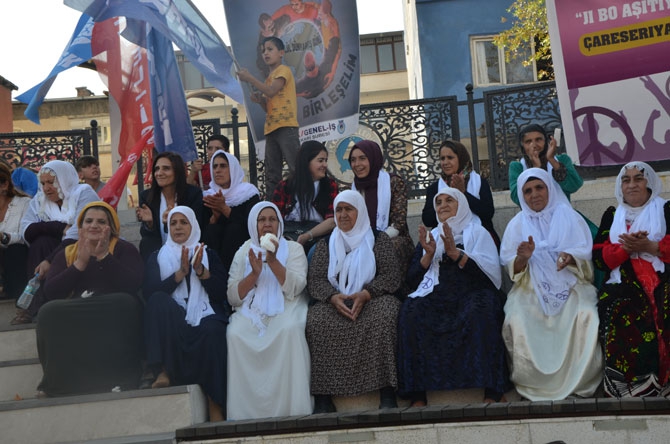 Hakkari’de ‘Barış şöleni’ 17