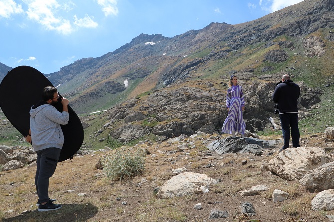 Hakkari'deki berçelan yaylası'nda moda çekimi 11