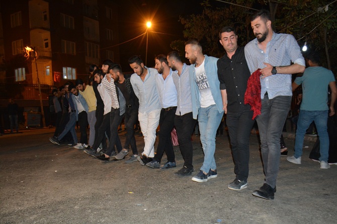 Kaya ailesinin mutlu günü! 16