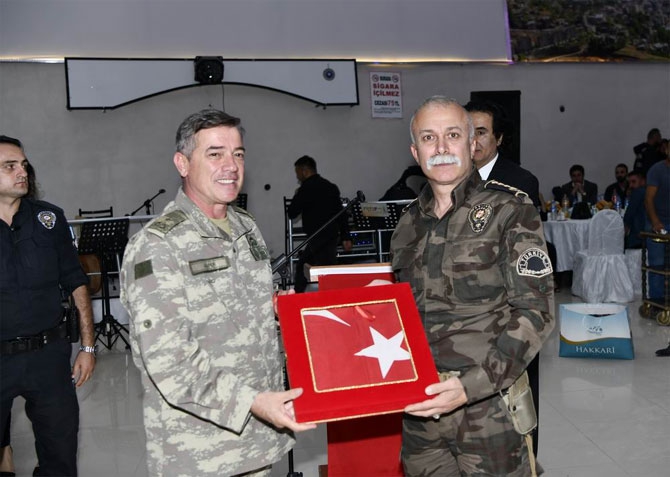 Hakkari Emniyet Müdürü Dilberoğlu veda etti! 17