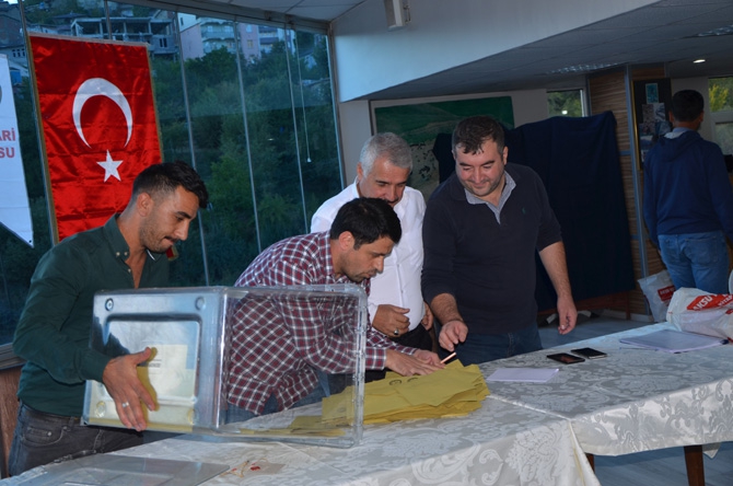 Hakkari Barosu kongreye gitti 16