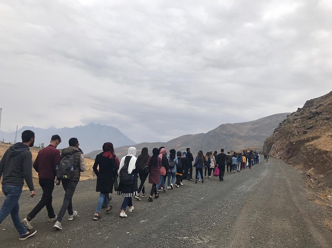 Hakkari Üniversitesi Başkanlığınca doğa yürüyüşü gerçekleştirdi. 4