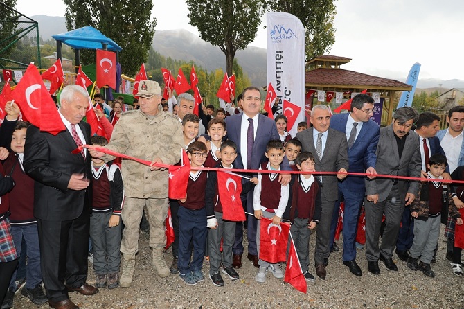 Hakkari'de Kütüphane, 112 çağrı merkezi ve park açılışı 1